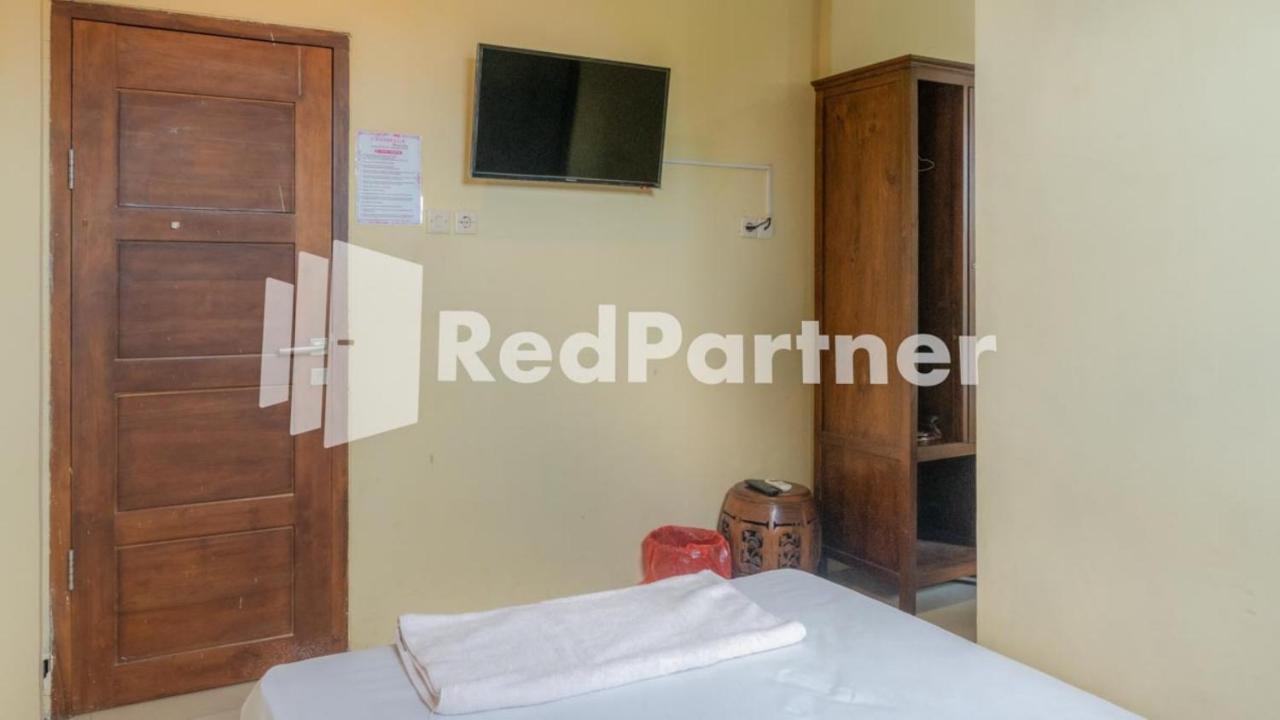 Vandhela Homestay Syariah Mitra Reddoorz Сурабая Экстерьер фото