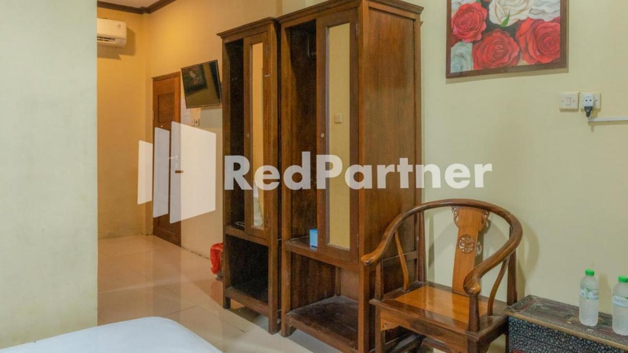 Vandhela Homestay Syariah Mitra Reddoorz Сурабая Экстерьер фото
