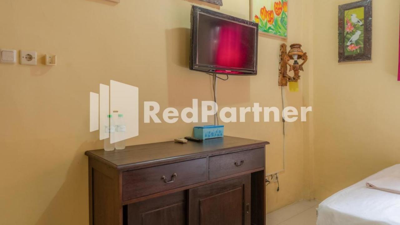 Vandhela Homestay Syariah Mitra Reddoorz Сурабая Экстерьер фото